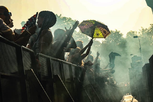 PHOTO 04